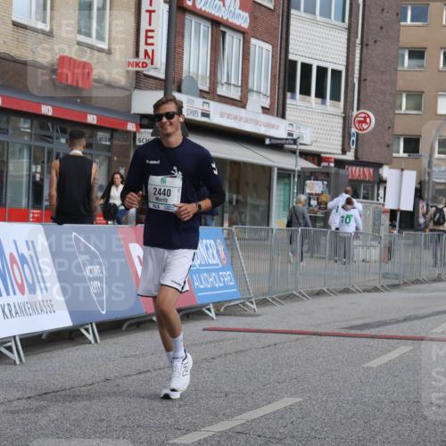 15.09.2024 - PSD Bank Halbmarathon Michael Strokosch http://msf.ph/oto/7057384 15.09.2024 12:54:26 Ziel 2440 meine-sportfotos.de