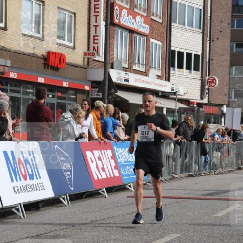 15.09.2024 - PSD Bank Halbmarathon Michael Strokosch http://msf.ph/oto/7057435 15.09.2024 11:36:28 Ziel 748, 757, 944, 1212, 1383, 1439, 2631 meine-sportfotos.de