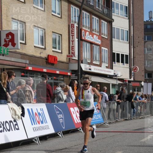 15.09.2024 - PSD Bank Halbmarathon Michael Strokosch http://msf.ph/oto/7057517 15.09.2024 11:36:34 Ziel 757, 1212, 1383, 1452, 2631 meine-sportfotos.de