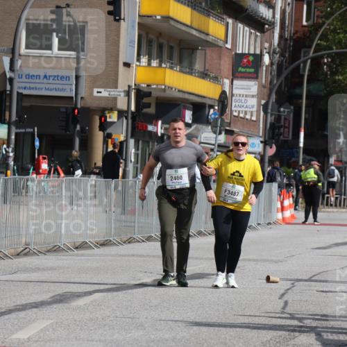 15.09.2024 - PSD Bank Halbmarathon Michael Strokosch http://msf.ph/oto/7057840 15.09.2024 12:56:26 Ziel 2459, 2460, 3487 meine-sportfotos.de