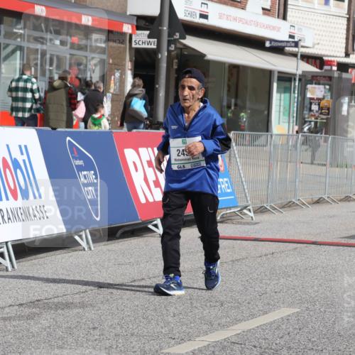 15.09.2024 - PSD Bank Halbmarathon Michael Strokosch http://msf.ph/oto/7057848 15.09.2024 12:56:29 Ziel 2459, 2460, 3487 meine-sportfotos.de