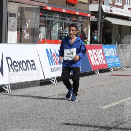 15.09.2024 - PSD Bank Halbmarathon Michael Strokosch http://msf.ph/oto/7057869 15.09.2024 12:56:30 Ziel 2459, 2460, 3487 meine-sportfotos.de