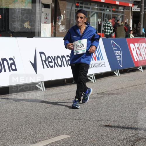 15.09.2024 - PSD Bank Halbmarathon Michael Strokosch http://msf.ph/oto/7057873 15.09.2024 12:56:31 Ziel 2459, 2460, 3487 meine-sportfotos.de