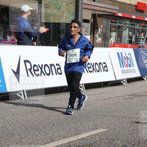15.09.2024 - PSD Bank Halbmarathon Michael Strokosch http://msf.ph/oto/7057885 15.09.2024 12:56:31 Ziel 2459, 2460, 3487 meine-sportfotos.de