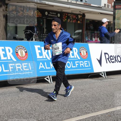 15.09.2024 - PSD Bank Halbmarathon Michael Strokosch http://msf.ph/oto/7057904 15.09.2024 12:56:33 Ziel 2459, 2460, 3487 meine-sportfotos.de