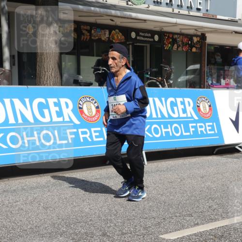 15.09.2024 - PSD Bank Halbmarathon Michael Strokosch http://msf.ph/oto/7057909 15.09.2024 12:56:33 Ziel 2459, 2460, 3487 meine-sportfotos.de