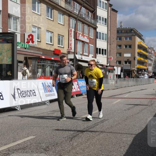 15.09.2024 - PSD Bank Halbmarathon Michael Strokosch http://msf.ph/oto/7057928 15.09.2024 12:56:36 Ziel 2459, 2460, 3487 meine-sportfotos.de