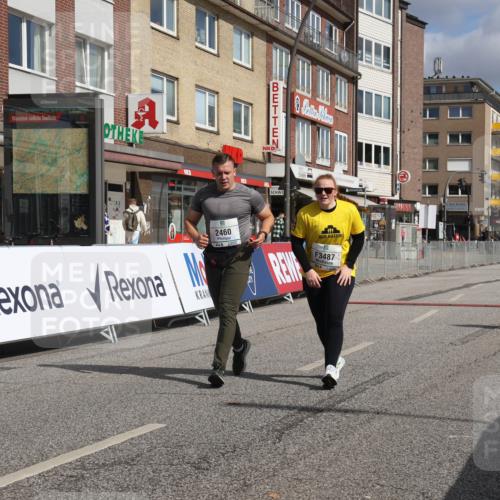 15.09.2024 - PSD Bank Halbmarathon Michael Strokosch http://msf.ph/oto/7057932 15.09.2024 12:56:36 Ziel 2459, 2460, 3487 meine-sportfotos.de