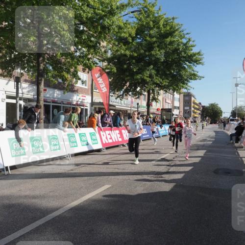 15.09.2024 - PSD Bank Halbmarathon Miley Keyser http://msf.ph/oto/7057933 15.09.2024 10:27:21 Ziel 8, 48, 87, 122, 136, 139, 174, 198, 210, 219, 233, 268, 272 meine-sportfotos.de