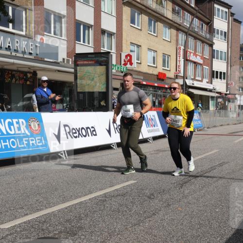 15.09.2024 - PSD Bank Halbmarathon Michael Strokosch http://msf.ph/oto/7057939 15.09.2024 12:56:37 Ziel 2459, 2460, 3487 meine-sportfotos.de