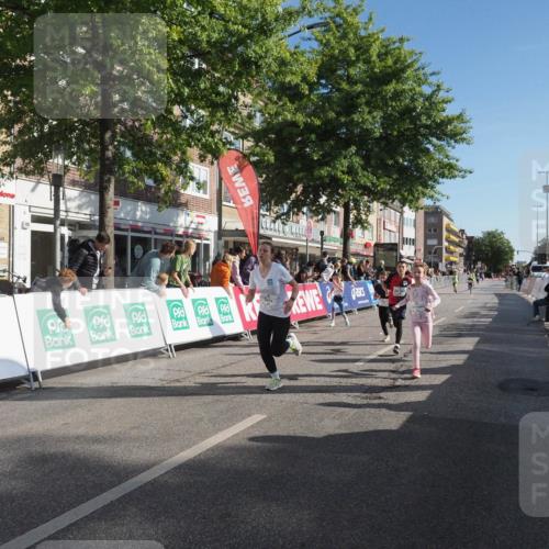 15.09.2024 - PSD Bank Halbmarathon Miley Keyser http://msf.ph/oto/7057942 15.09.2024 10:27:21 Ziel 8, 48, 87, 122, 136, 139, 174, 198, 210, 219, 233, 268, 272 meine-sportfotos.de