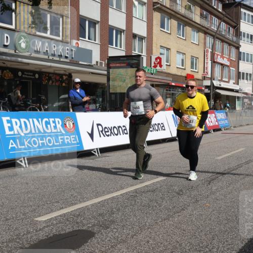 15.09.2024 - PSD Bank Halbmarathon Michael Strokosch http://msf.ph/oto/7057944 15.09.2024 12:56:37 Ziel 2459, 2460, 3487 meine-sportfotos.de