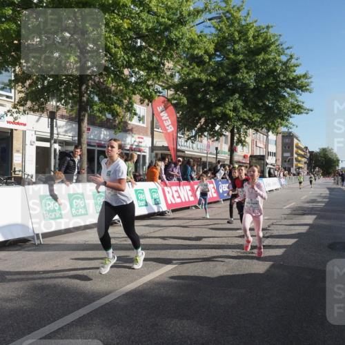 15.09.2024 - PSD Bank Halbmarathon Miley Keyser http://msf.ph/oto/7057945 15.09.2024 10:27:21 Ziel 8, 48, 87, 122, 136, 139, 174, 198, 210, 219, 233, 268, 272 meine-sportfotos.de
