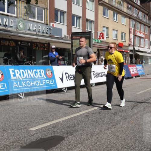 15.09.2024 - PSD Bank Halbmarathon Michael Strokosch http://msf.ph/oto/7057948 15.09.2024 12:56:37 Ziel 2459, 2460, 3487 meine-sportfotos.de