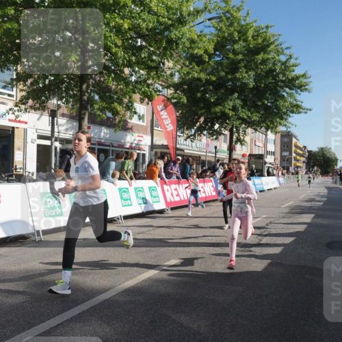 15.09.2024 - PSD Bank Halbmarathon Miley Keyser http://msf.ph/oto/7057949 15.09.2024 10:27:22 Ziel 8, 48, 87, 122, 136, 139, 174, 210, 219, 233, 268, 272 meine-sportfotos.de