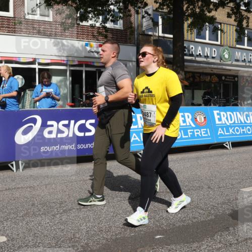 15.09.2024 - PSD Bank Halbmarathon Michael Strokosch http://msf.ph/oto/7057977 15.09.2024 12:56:39 Ziel 2459, 2460, 3487 meine-sportfotos.de