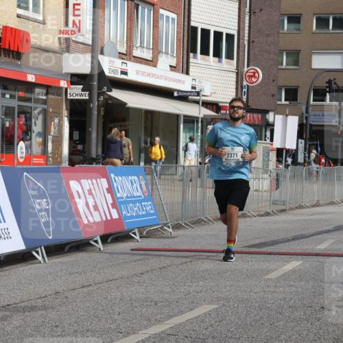 15.09.2024 - PSD Bank Halbmarathon Michael Strokosch http://msf.ph/oto/7058049 15.09.2024 12:57:41 Ziel 2371 meine-sportfotos.de
