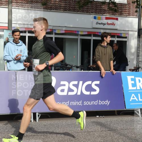 15.09.2024 - PSD Bank Halbmarathon Michael Strokosch http://msf.ph/oto/7058055 15.09.2024 11:37:17 Ziel 730, 744, 753, 1104, 1105, 1163, 1168, 1217, 1760 meine-sportfotos.de