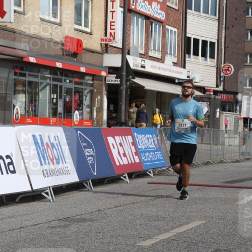 15.09.2024 - PSD Bank Halbmarathon Michael Strokosch http://msf.ph/oto/7058061 15.09.2024 12:57:42 Ziel 2371 meine-sportfotos.de
