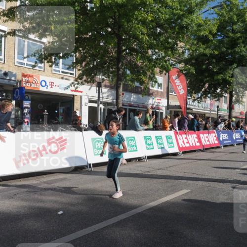 15.09.2024 - PSD Bank Halbmarathon Miley Keyser http://msf.ph/oto/7058095 15.09.2024 10:27:40 Ziel 8, 27, 28, 37, 73, 101, 103, 122, 125, 159, 204, 249, 296 meine-sportfotos.de