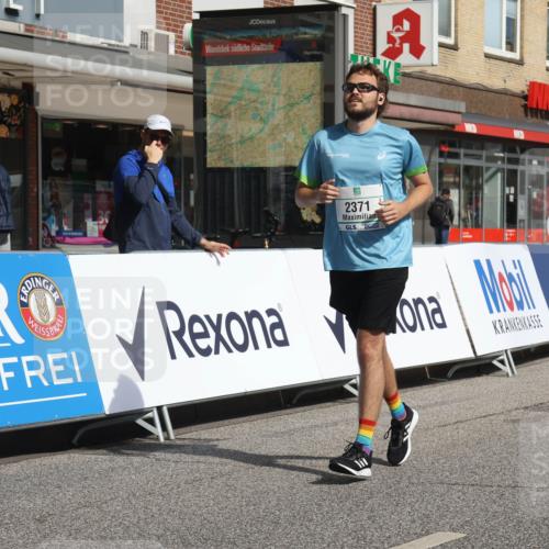 15.09.2024 - PSD Bank Halbmarathon Michael Strokosch http://msf.ph/oto/7058111 15.09.2024 12:57:45 Ziel 2371 meine-sportfotos.de