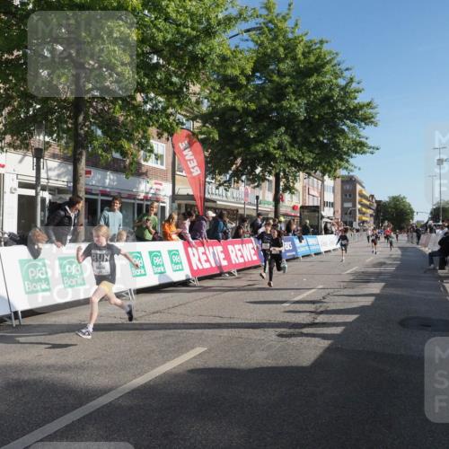 15.09.2024 - PSD Bank Halbmarathon Miley Keyser http://msf.ph/oto/7058131 15.09.2024 10:27:44 Ziel 27, 28, 37, 73, 101, 103, 108, 125, 128, 138, 159, 204, 249, 296 meine-sportfotos.de