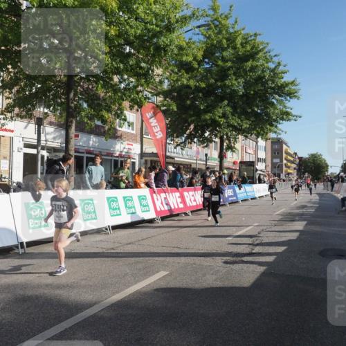 15.09.2024 - PSD Bank Halbmarathon Miley Keyser http://msf.ph/oto/7058135 15.09.2024 10:27:44 Ziel 27, 28, 37, 73, 101, 103, 108, 125, 128, 138, 159, 204, 249, 296 meine-sportfotos.de