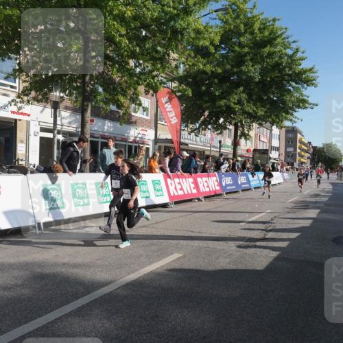 15.09.2024 - PSD Bank Halbmarathon Miley Keyser http://msf.ph/oto/7058143 15.09.2024 10:27:46 Ziel 27, 28, 37, 73, 101, 103, 108, 125, 128, 138, 159, 204, 249, 296 meine-sportfotos.de