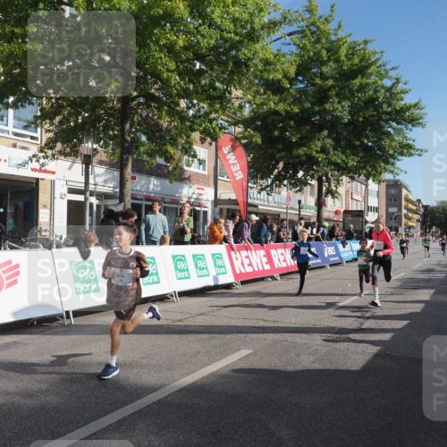 15.09.2024 - PSD Bank Halbmarathon Miley Keyser http://msf.ph/oto/7058189 15.09.2024 10:27:50 Ziel 27, 28, 37, 73, 77, 101, 103, 108, 125, 128, 138, 247, 249, 261, 296 meine-sportfotos.de