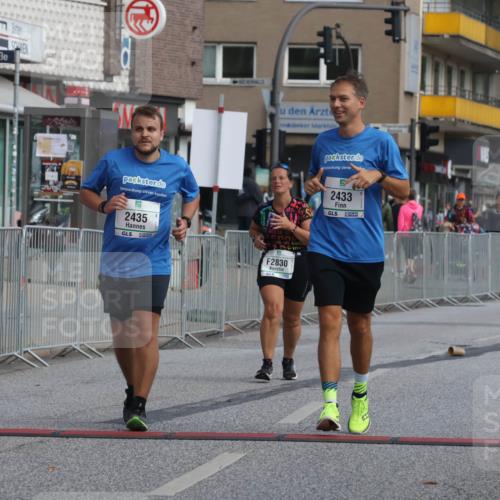 15.09.2024 - PSD Bank Halbmarathon Michael Strokosch http://msf.ph/oto/7058309 15.09.2024 13:00:08 Ziel 2433, 2435, 2830 meine-sportfotos.de