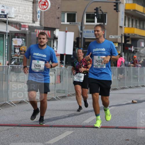 15.09.2024 - PSD Bank Halbmarathon Michael Strokosch http://msf.ph/oto/7058313 15.09.2024 13:00:09 Ziel 2433, 2435, 2830 meine-sportfotos.de