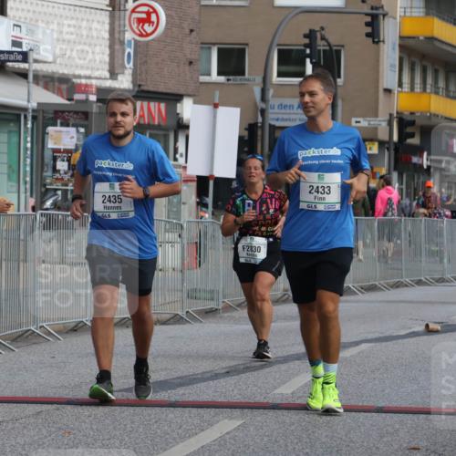 15.09.2024 - PSD Bank Halbmarathon Michael Strokosch http://msf.ph/oto/7058316 15.09.2024 13:00:09 Ziel 2433, 2435, 2830 meine-sportfotos.de