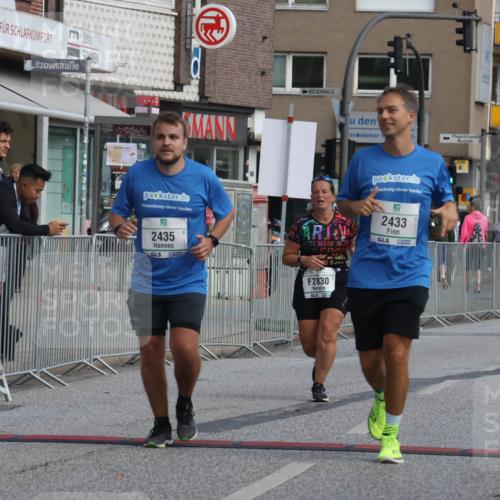 15.09.2024 - PSD Bank Halbmarathon Michael Strokosch http://msf.ph/oto/7058320 15.09.2024 13:00:09 Ziel 2433, 2435, 2830 meine-sportfotos.de