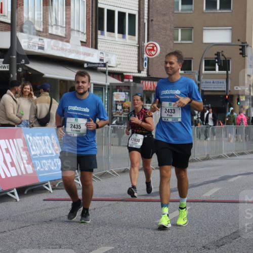 15.09.2024 - PSD Bank Halbmarathon Michael Strokosch http://msf.ph/oto/7058344 15.09.2024 13:00:11 Ziel 2433, 2435, 2830 meine-sportfotos.de