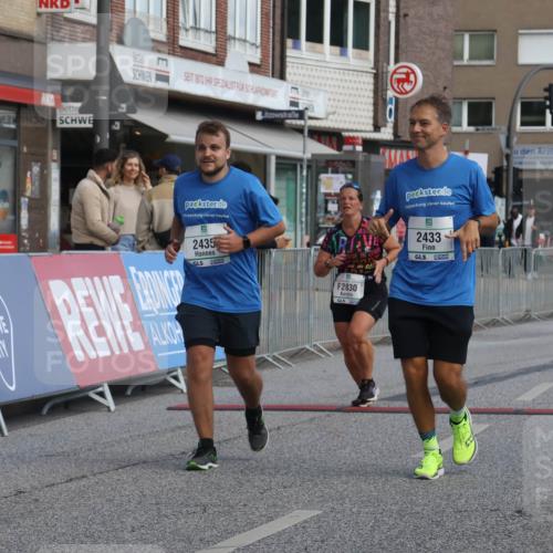 15.09.2024 - PSD Bank Halbmarathon Michael Strokosch http://msf.ph/oto/7058348 15.09.2024 13:00:11 Ziel 2433, 2435, 2830 meine-sportfotos.de