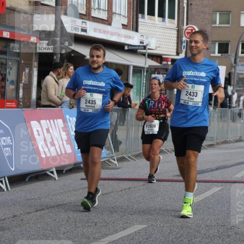 15.09.2024 - PSD Bank Halbmarathon Michael Strokosch http://msf.ph/oto/7058351 15.09.2024 13:00:11 Ziel 2433, 2435, 2830 meine-sportfotos.de