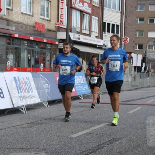 15.09.2024 - PSD Bank Halbmarathon Michael Strokosch http://msf.ph/oto/7058364 15.09.2024 13:00:12 Ziel 2433, 2435, 2830 meine-sportfotos.de