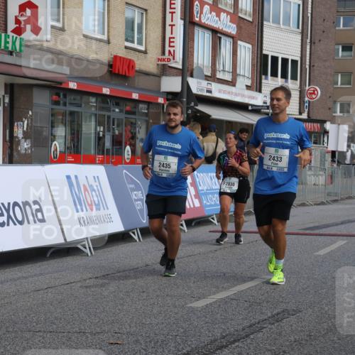 15.09.2024 - PSD Bank Halbmarathon Michael Strokosch http://msf.ph/oto/7058368 15.09.2024 13:00:12 Ziel 2433, 2435, 2830 meine-sportfotos.de