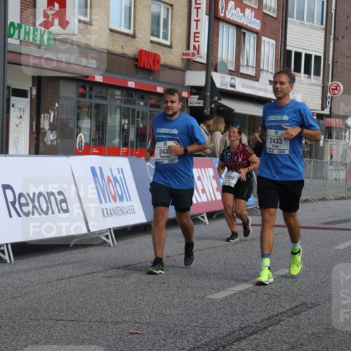 15.09.2024 - PSD Bank Halbmarathon Michael Strokosch http://msf.ph/oto/7058372 15.09.2024 13:00:12 Ziel 2433, 2435, 2830 meine-sportfotos.de