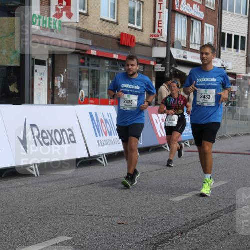 15.09.2024 - PSD Bank Halbmarathon Michael Strokosch http://msf.ph/oto/7058376 15.09.2024 13:00:13 Ziel 2433, 2435, 2830 meine-sportfotos.de