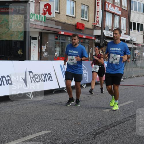 15.09.2024 - PSD Bank Halbmarathon Michael Strokosch http://msf.ph/oto/7058380 15.09.2024 13:00:13 Ziel 2433, 2435, 2830 meine-sportfotos.de