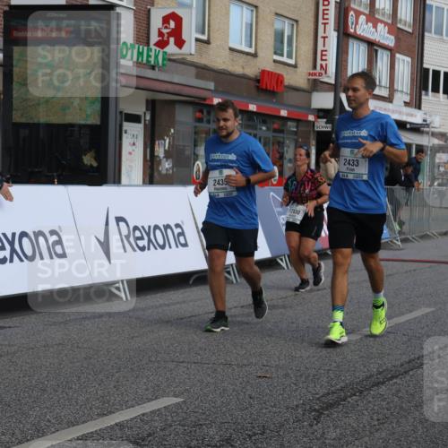 15.09.2024 - PSD Bank Halbmarathon Michael Strokosch http://msf.ph/oto/7058385 15.09.2024 13:00:13 Ziel 2433, 2435, 2830 meine-sportfotos.de