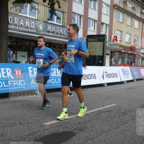 15.09.2024 - PSD Bank Halbmarathon Michael Strokosch http://msf.ph/oto/7058416 15.09.2024 13:00:15 Ziel 2433, 2435, 2830 meine-sportfotos.de
