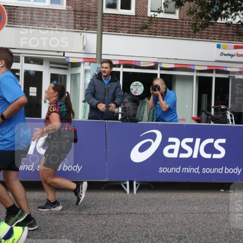 15.09.2024 - PSD Bank Halbmarathon Michael Strokosch http://msf.ph/oto/7058447 15.09.2024 13:00:17 Ziel 2433, 2435, 2830 meine-sportfotos.de