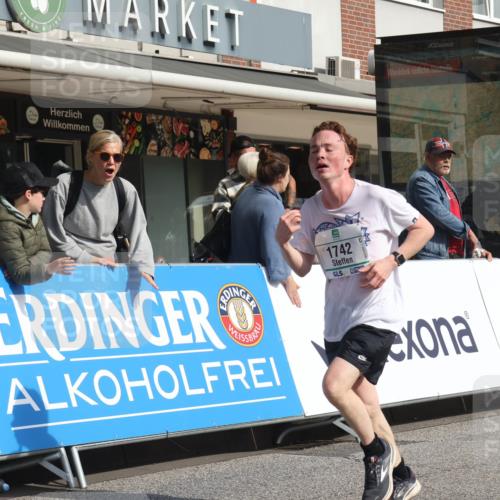 15.09.2024 - PSD Bank Halbmarathon Michael Strokosch http://msf.ph/oto/7058457 15.09.2024 11:37:54 Ziel 932, 1136, 1177, 1742, 1922 meine-sportfotos.de