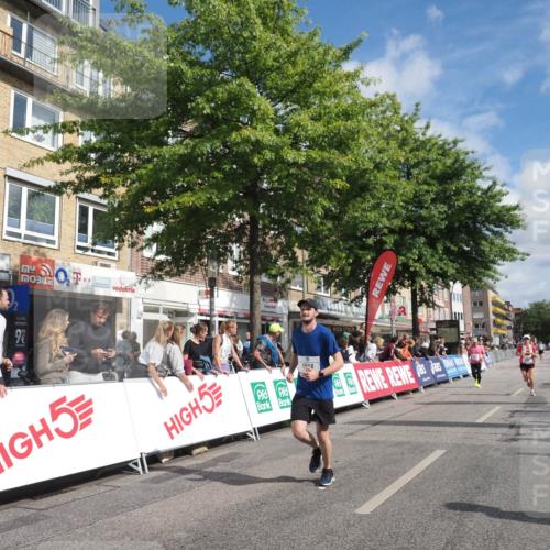 15.09.2024 - PSD Bank Halbmarathon Miley Keyser http://msf.ph/oto/7058489 15.09.2024 12:06:09 Ziel 1518, 1607, 1821, 1831, 2280, 2669, 2804, 2854, 2947, 3115, 3535 meine-sportfotos.de