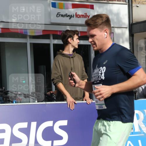 15.09.2024 - PSD Bank Halbmarathon Michael Strokosch http://msf.ph/oto/7058520 15.09.2024 11:37:59 Ziel 932, 1136, 1177, 1472, 1742, 1922 meine-sportfotos.de