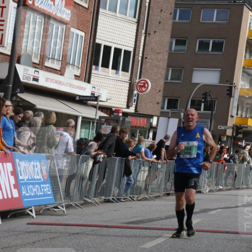 15.09.2024 - PSD Bank Halbmarathon Michael Strokosch http://msf.ph/oto/7058688 15.09.2024 11:38:15 Ziel 764, 1288, 1301, 1472, 1478 meine-sportfotos.de