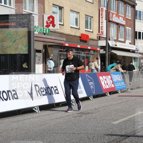 15.09.2024 - PSD Bank Halbmarathon Michael Strokosch http://msf.ph/oto/7058736 15.09.2024 13:04:21 Ziel 1898 meine-sportfotos.de