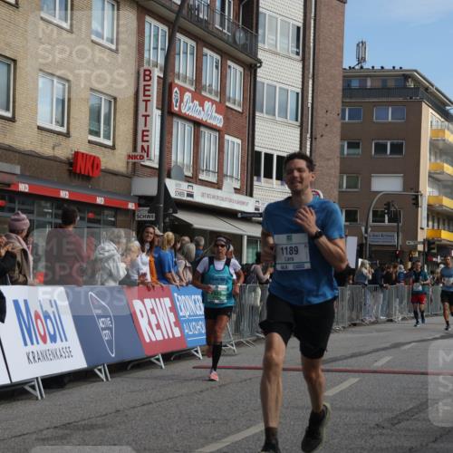15.09.2024 - PSD Bank Halbmarathon Michael Strokosch http://msf.ph/oto/7058922 15.09.2024 11:38:35 Ziel 828, 903, 935, 989, 1094, 1142, 1170, 1174, 1175, 1189, 1371, 1461, 2485, 2660 meine-sportfotos.de
